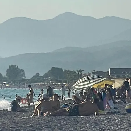 Ξενοδοχείο με διαμερίσματα Caglayan Apart